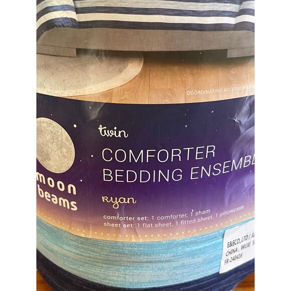 New moonbeams Twin Comforter Set - 5 Piece Stripes - Picture 2 of 7